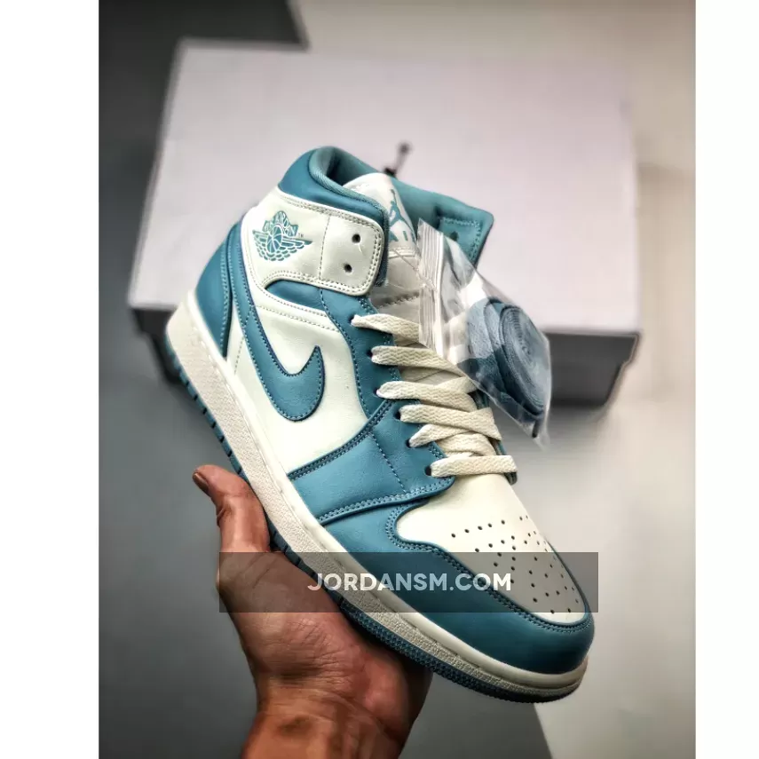 Air Jordan 1 Mid 'UNC' White/Powder Blue BQ6472-141 Online