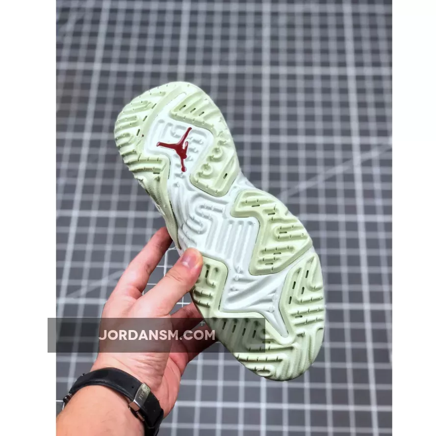 Jordan Delta SP Sail/Varsity Red-White CT1003-100 New Releases