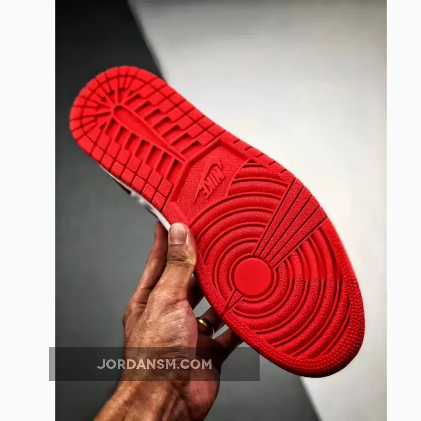 Air Jordan 1 Retro High OG Summit White/Track Red-Black 555088-112 Restock