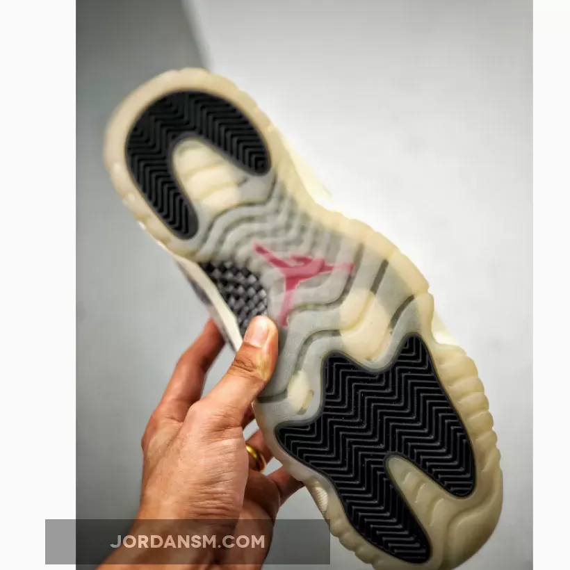 Air Jordan 11 Low SE 'Snakeskin' Light Bone/University Red-Sail-Black CD6846-002 Restock