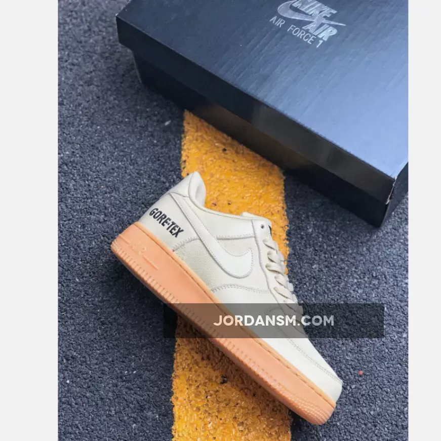 Nike Air Force 1 Gore-Tex Team Gold/Khaki-Gold-Black