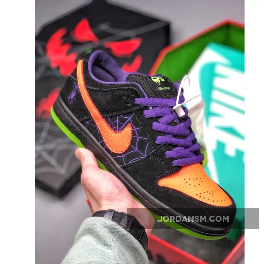 Nike SB Dunk Low "Night of Mischief"